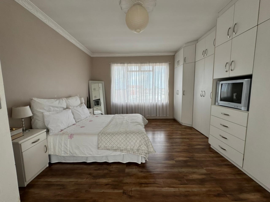 3 Bedroom Property for Sale in Park Village Western Cape